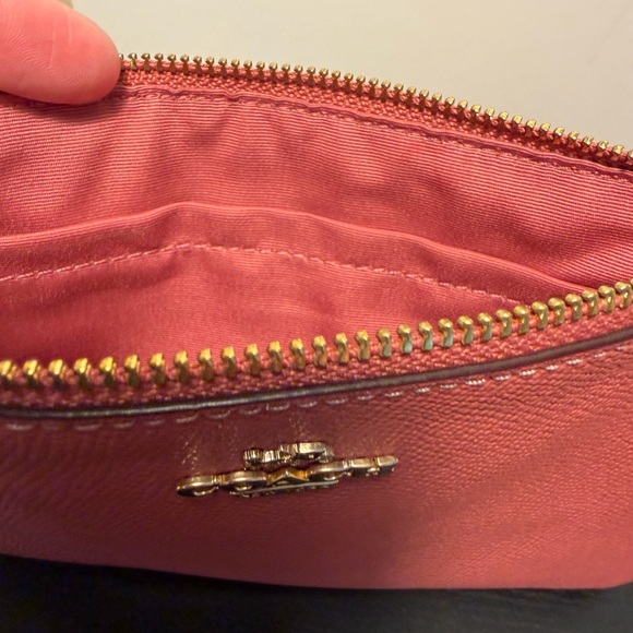 EUC Coach Crossgrain Leather Large Wristlet Pink - Picture 12 of 13